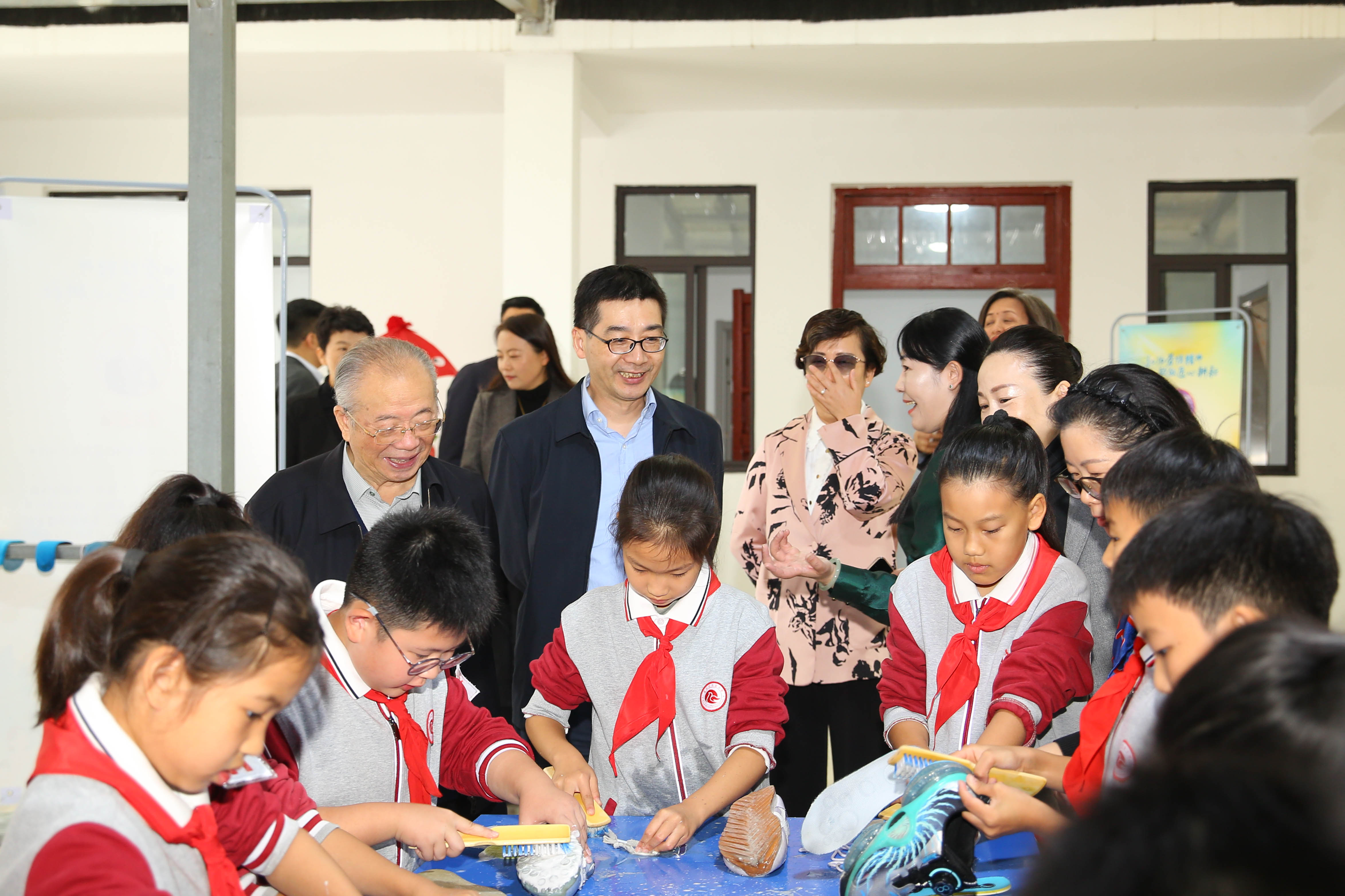 洗球鞋.jpg 洗球鞋.jpg